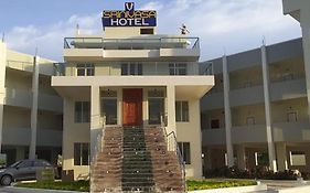 Srinivasa Hotel, Near Srinivasa Mangapuram Temple, Tirupati